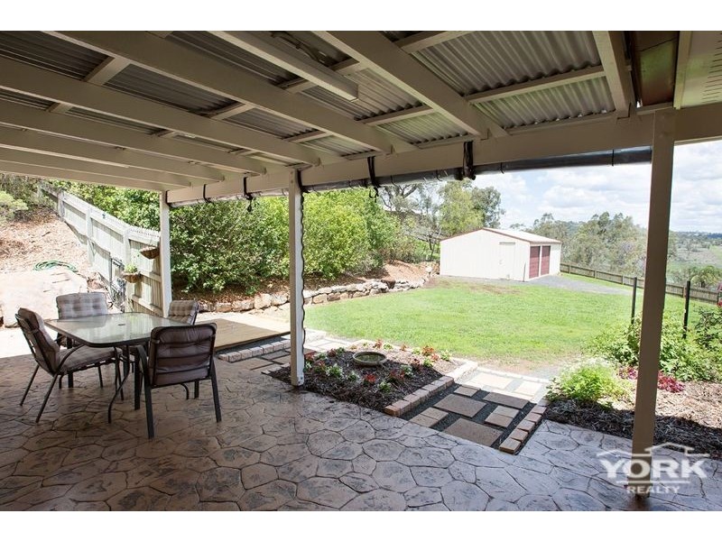 14 Scenic Court, Gowrie Junction QLD 4352