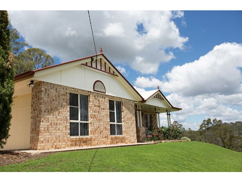 14 Scenic Court, Gowrie Junction QLD 4352