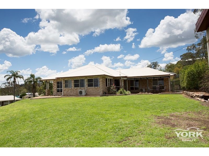 14 Scenic Court, Gowrie Junction QLD 4352