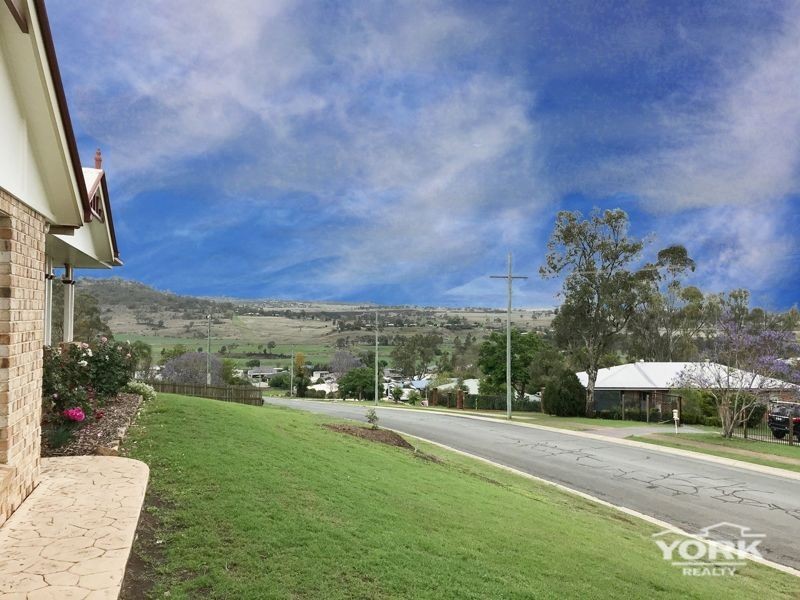 14 Scenic Court, Gowrie Junction QLD 4352