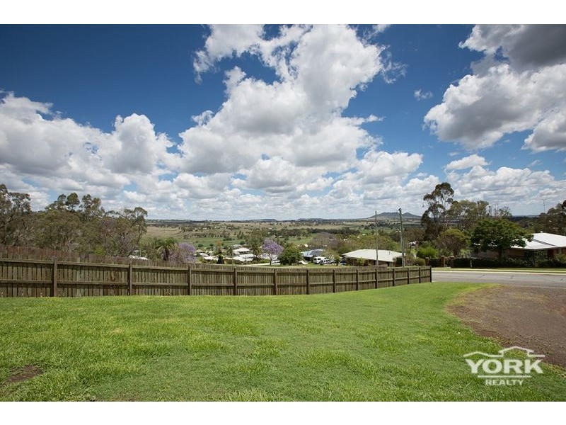 14 Scenic Court, Gowrie Junction QLD 4352