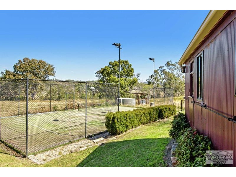 57 Penfolds Road, Murphys Creek QLD 4352