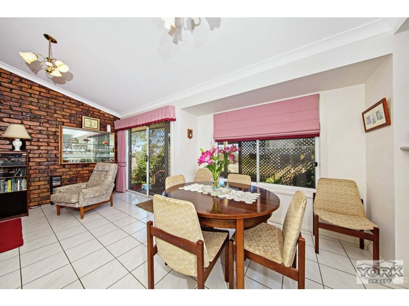 2/42 South Street, Rangeville QLD 4350
