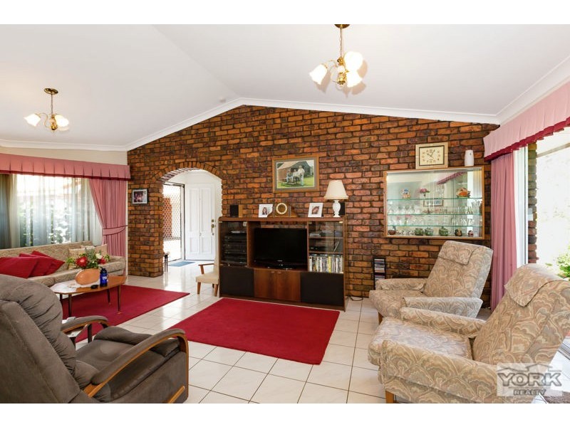 2/42 South Street, Rangeville QLD 4350