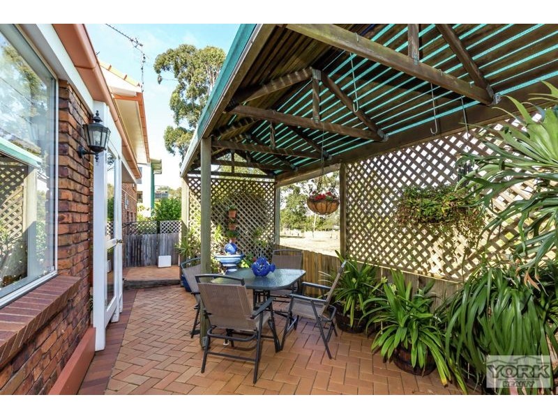 2/42 South Street, Rangeville QLD 4350