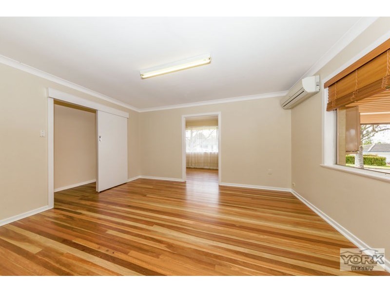 7 Berghofer Street, Rockville QLD 4350