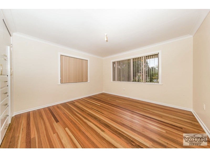 7 Berghofer Street, Rockville QLD 4350