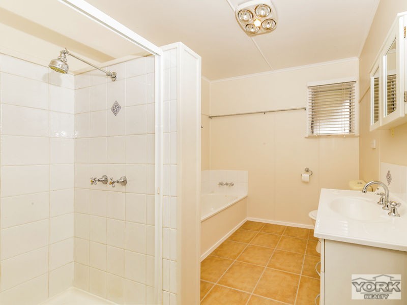 7 Berghofer Street, Rockville QLD 4350