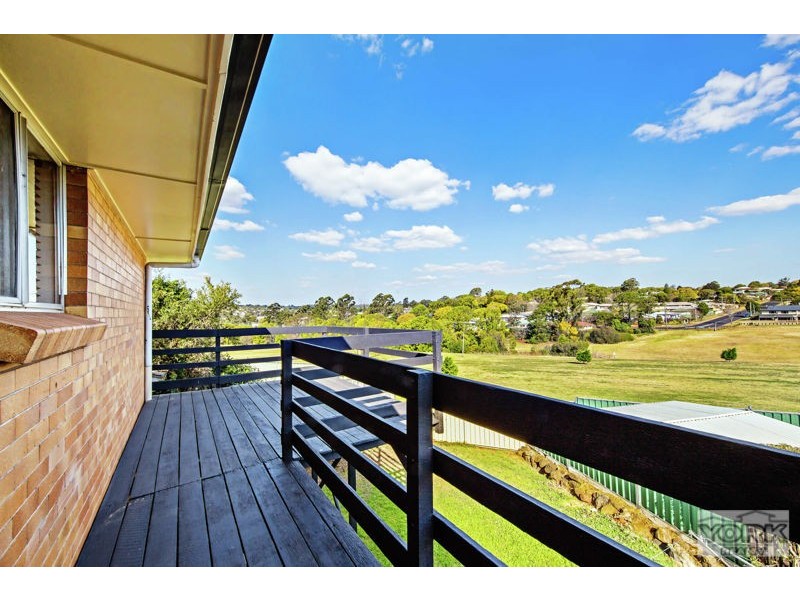 4 Simon Street, Rockville QLD 4350