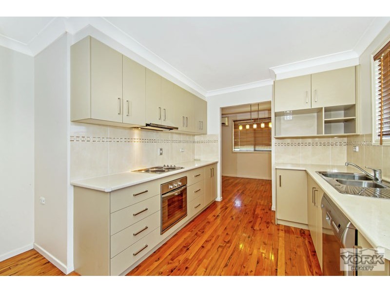 4 Simon Street, Rockville QLD 4350