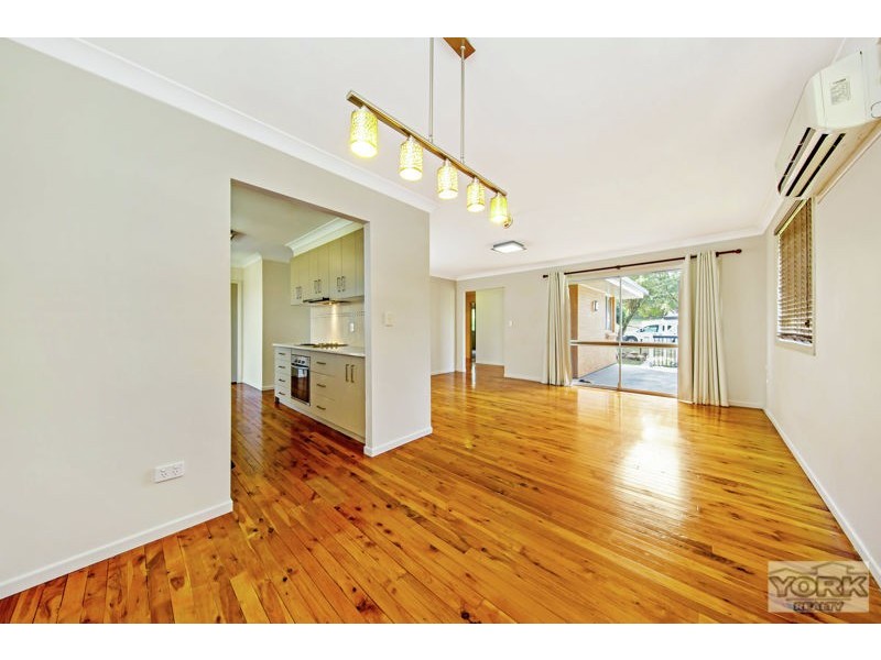 4 Simon Street, Rockville QLD 4350