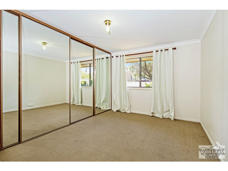 4 Simon Street, Rockville QLD 4350