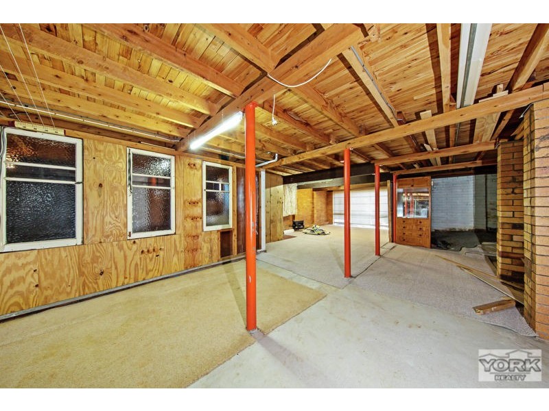 4 Simon Street, Rockville QLD 4350