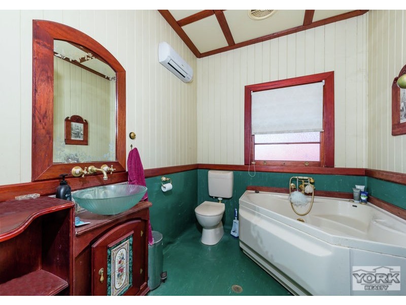 18 Gregory Street, Harlaxton QLD 4350