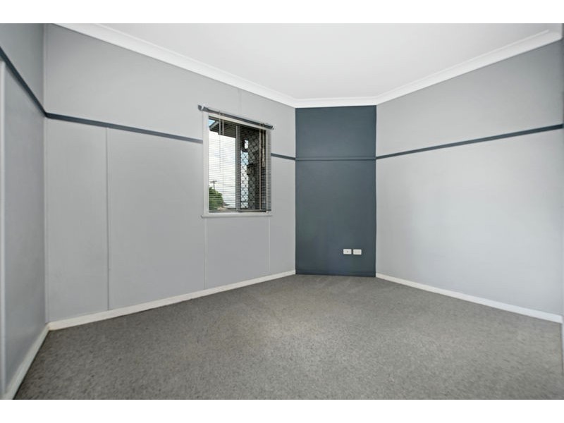 25 Phyllis Street, Harristown QLD 4350