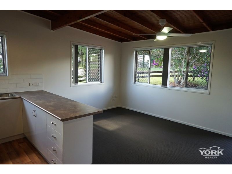 2/2 Yates Street, Harlaxton QLD 4350