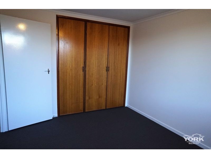 2/2 Yates Street, Harlaxton QLD 4350