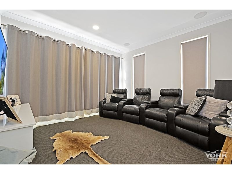 13 Fawngrove Drive, Glenvale QLD 4350