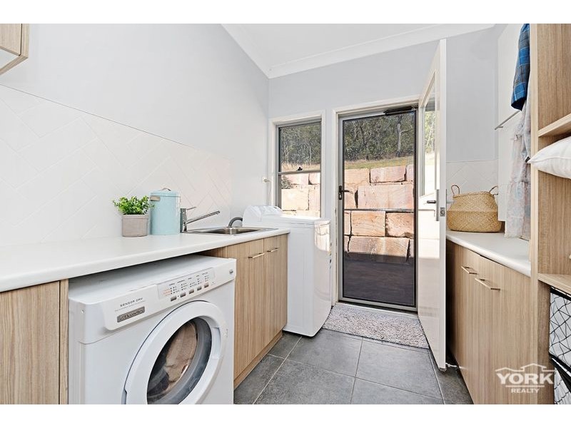 13 Fawngrove Drive, Glenvale QLD 4350