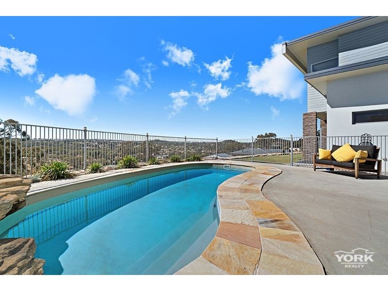 13 Fawngrove Drive, Glenvale QLD 4350