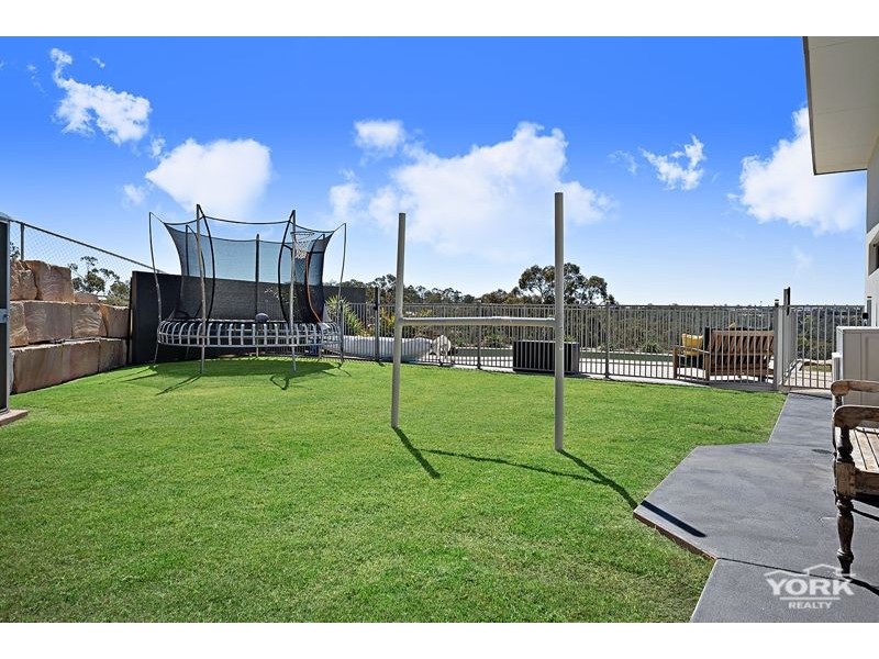 13 Fawngrove Drive, Glenvale QLD 4350
