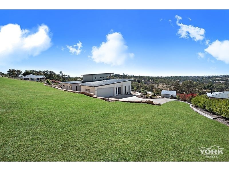 13 Fawngrove Drive, Glenvale QLD 4350