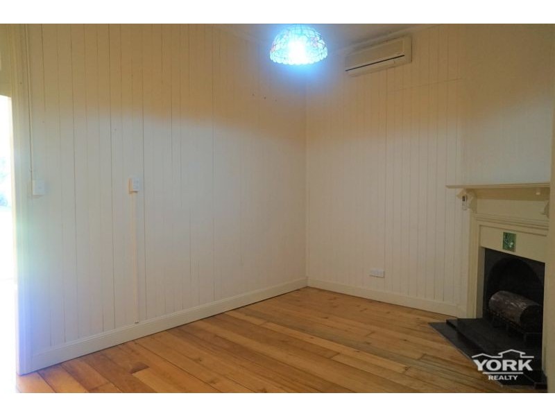 3 Vacy Street, Newtown QLD 4350