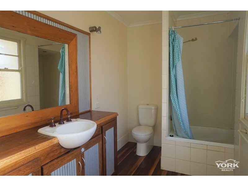 3 Vacy Street, Newtown QLD 4350