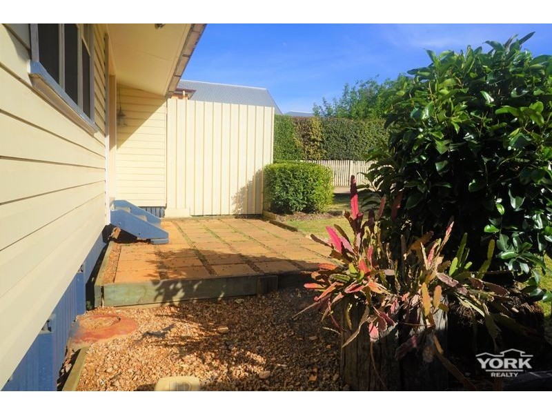 3 Vacy Street, Newtown QLD 4350