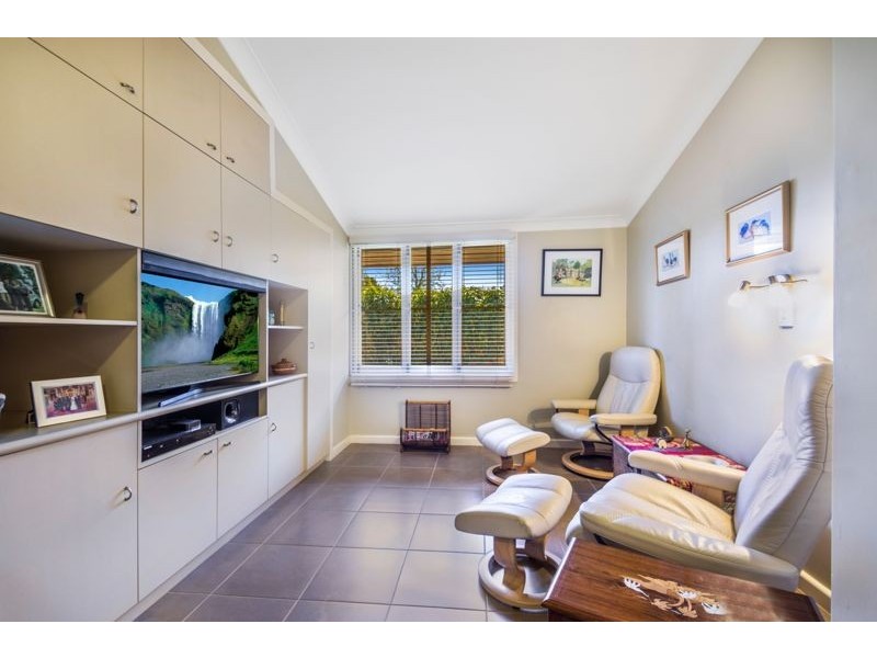 33 Anzac Avenue, Newtown QLD 4350