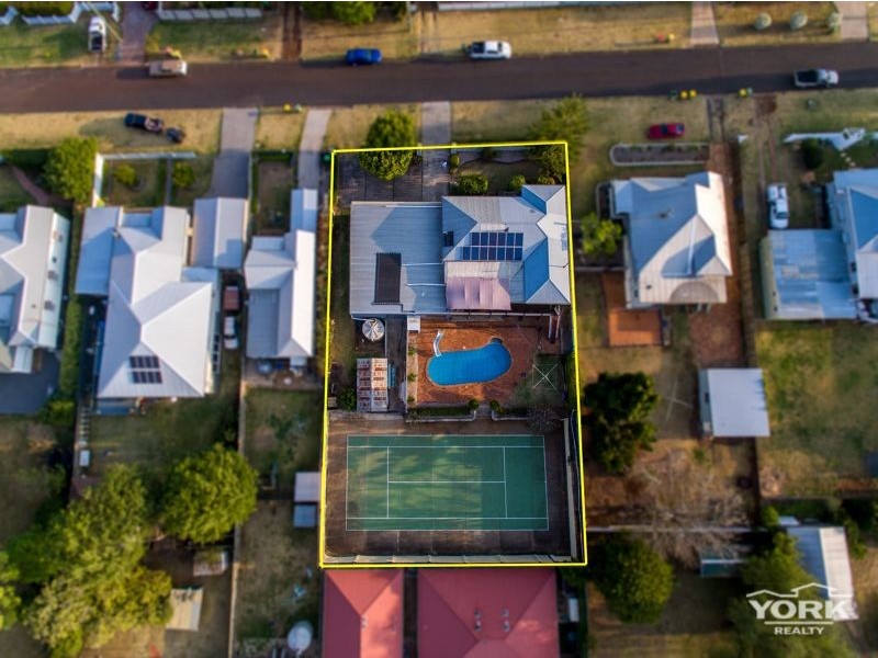 7 Seaton Street, South Toowoomba QLD 4350