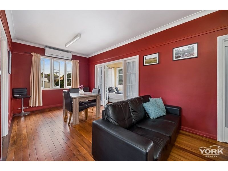 22 Clairmont Street, Newtown QLD 4350