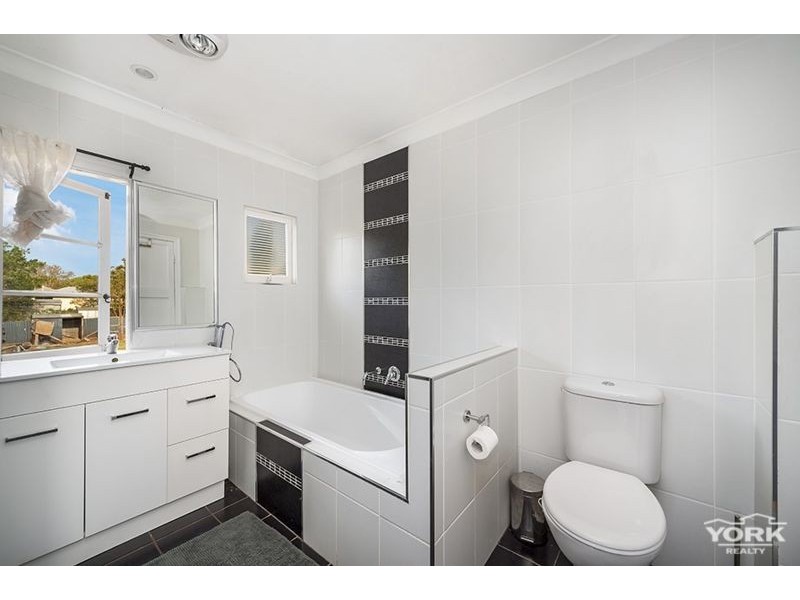 22 Clairmont Street, Newtown QLD 4350