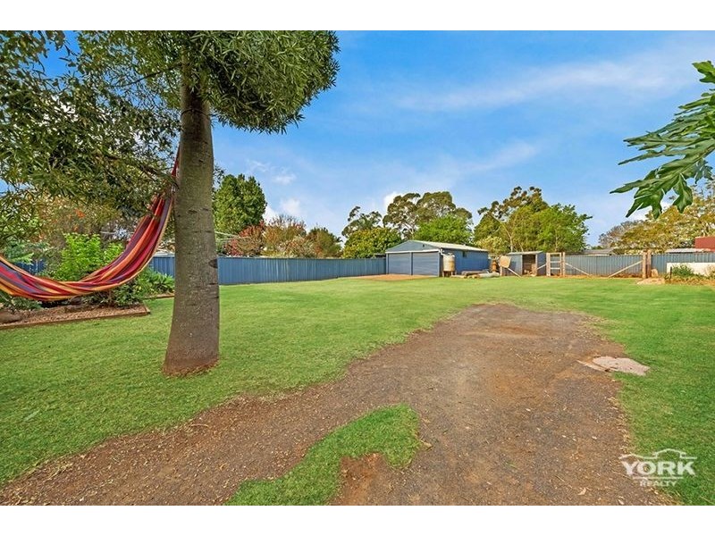 22 Clairmont Street, Newtown QLD 4350