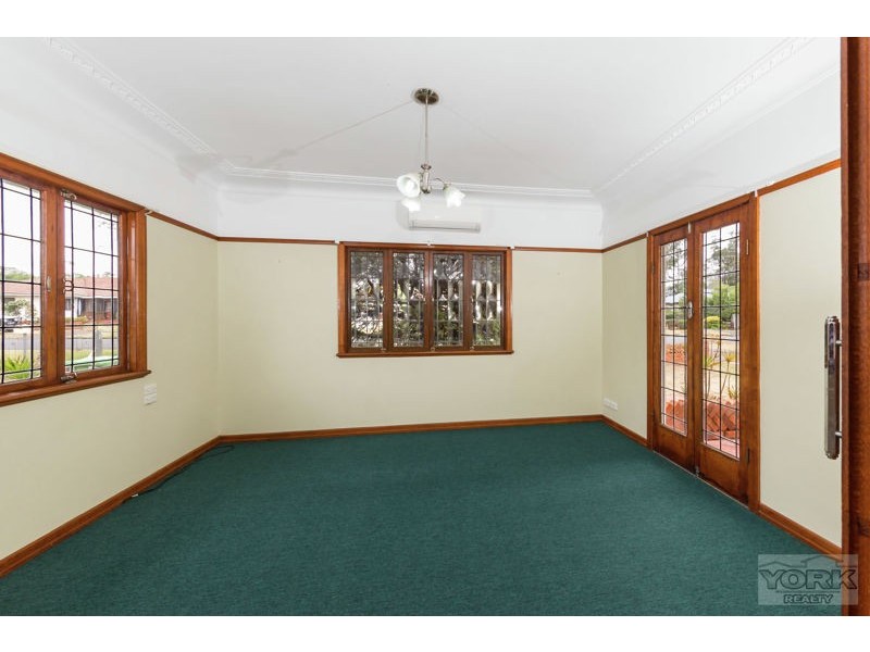 46 Fourth Avenue, Harristown QLD 4350