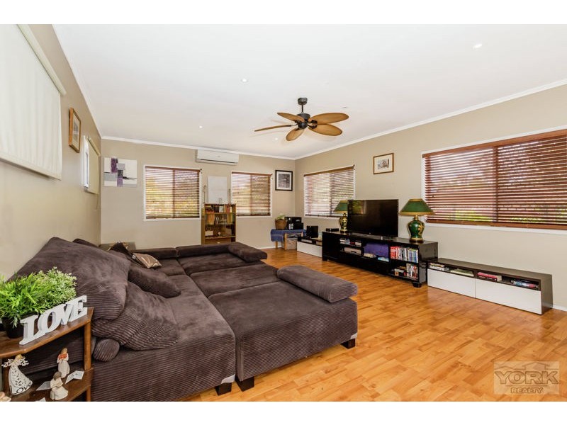 3 Cassia Street, Centenary Heights QLD 4350