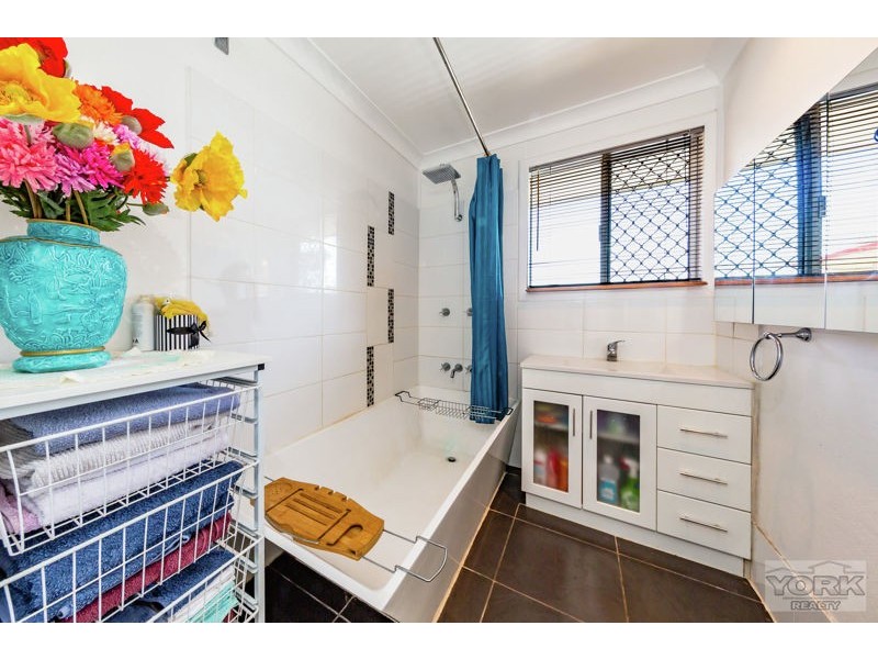 3 Cassia Street, Centenary Heights QLD 4350