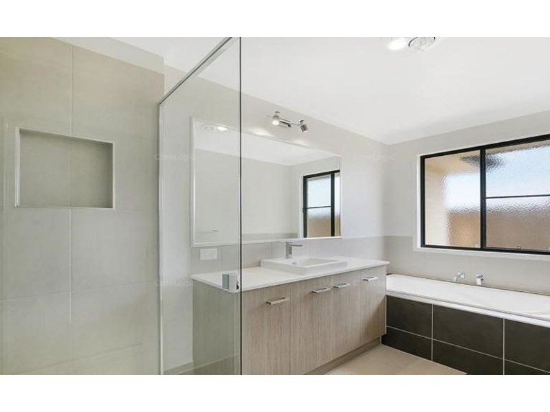 1 Milford Street, Westbrook QLD 4350