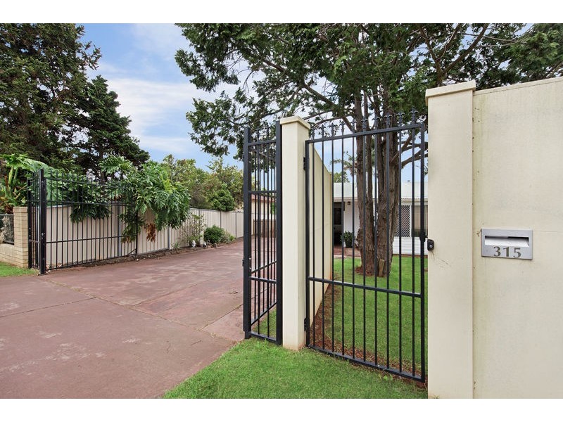 315 Bridge Street, Newtown QLD 4350