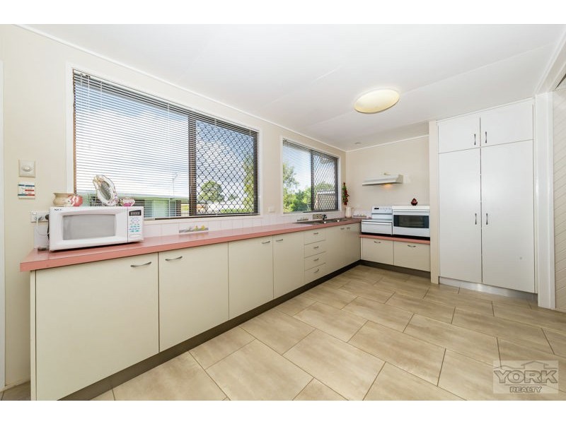 7 Cathro Street, Rockville QLD 4350