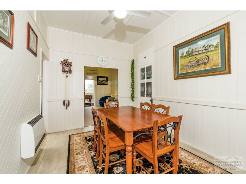 7 Cathro Street, Rockville QLD 4350