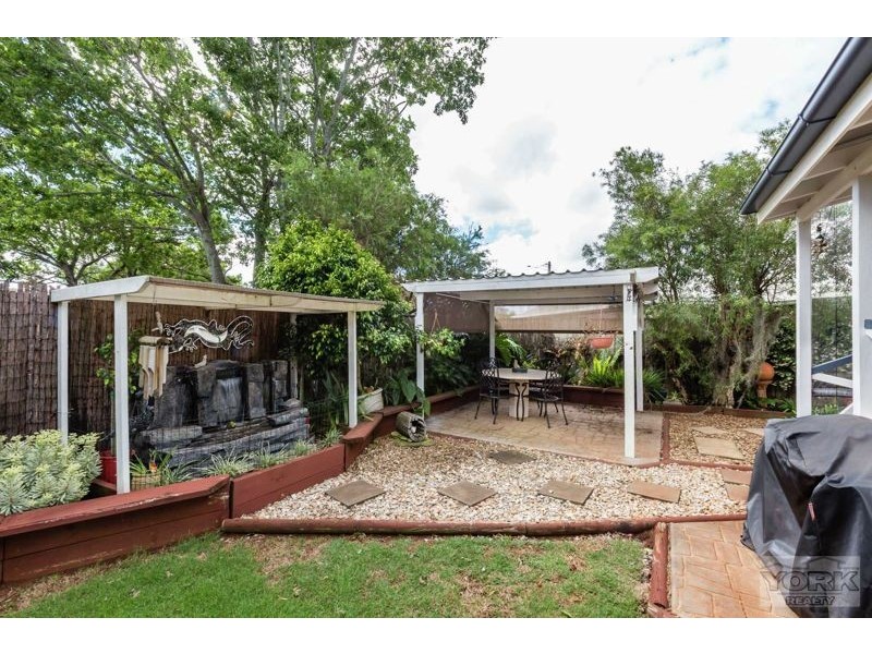7 Cathro Street, Rockville QLD 4350