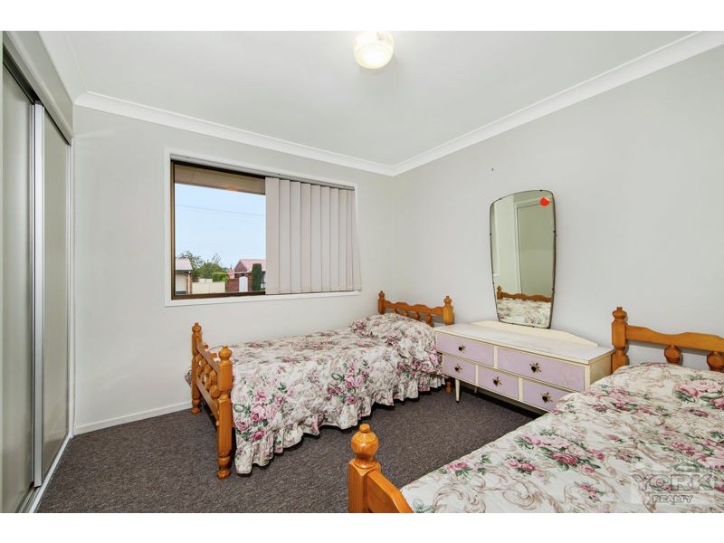 3 Poinciana Street, Newtown QLD 4350