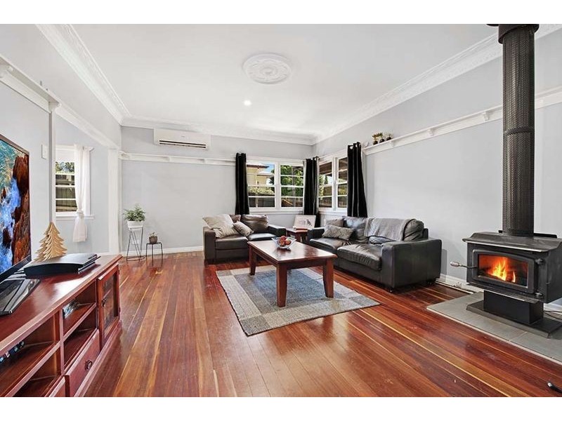 4 Llewellyn Street, Centenary Heights QLD 4350