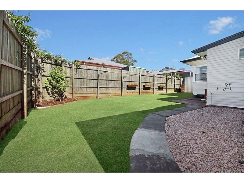4 Llewellyn Street, Centenary Heights QLD 4350