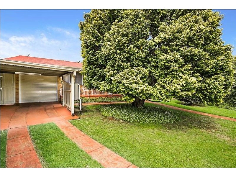 8 Merryl Street, South Toowoomba QLD 4350