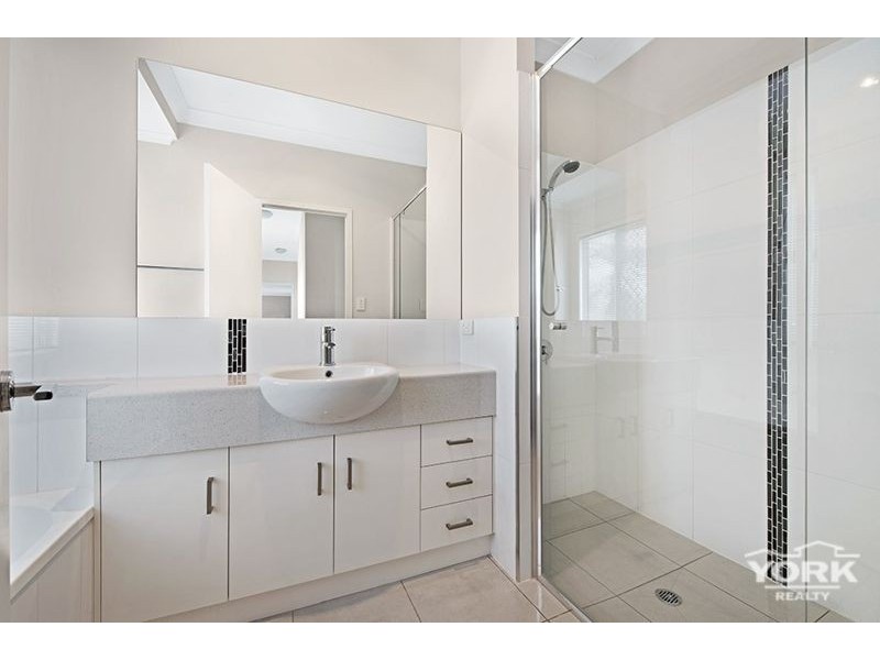 3/446 Hume Street, Middle Ridge QLD 4350