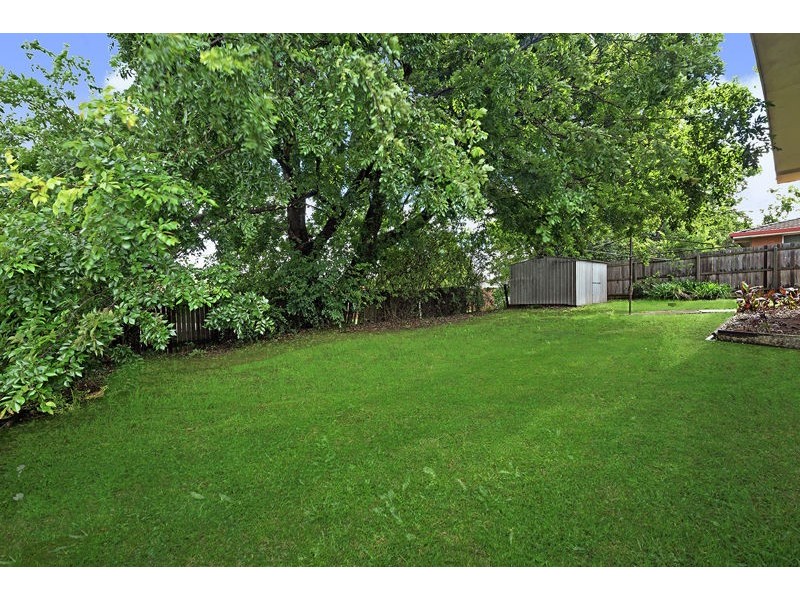 16 Debra Street, Centenary Heights QLD 4350