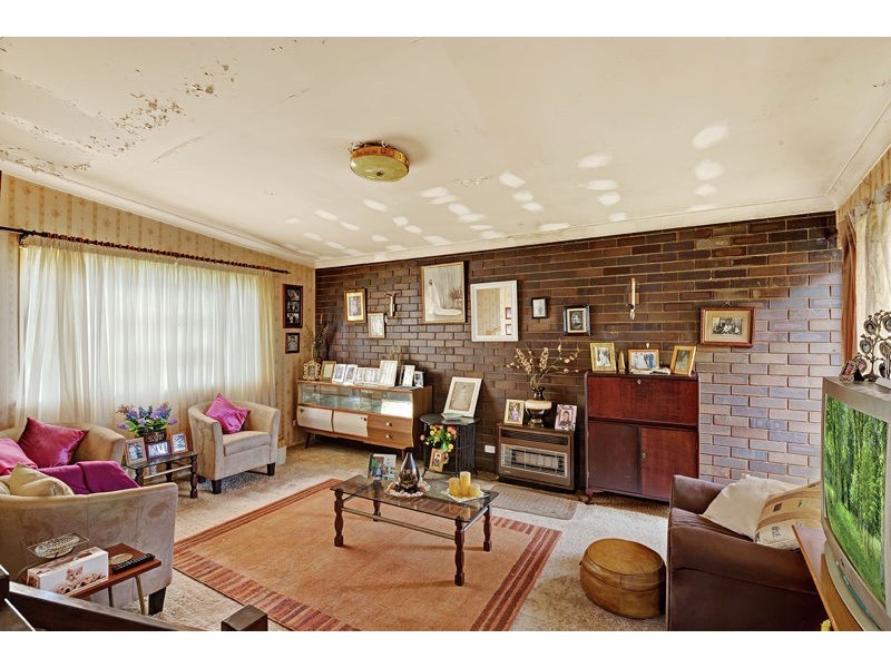 16 Debra Street, Centenary Heights QLD 4350