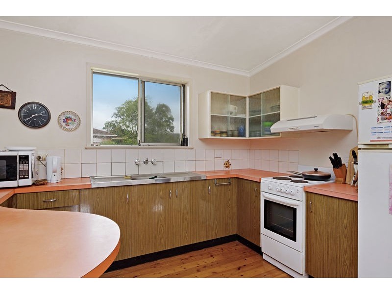 16 Debra Street, Centenary Heights QLD 4350